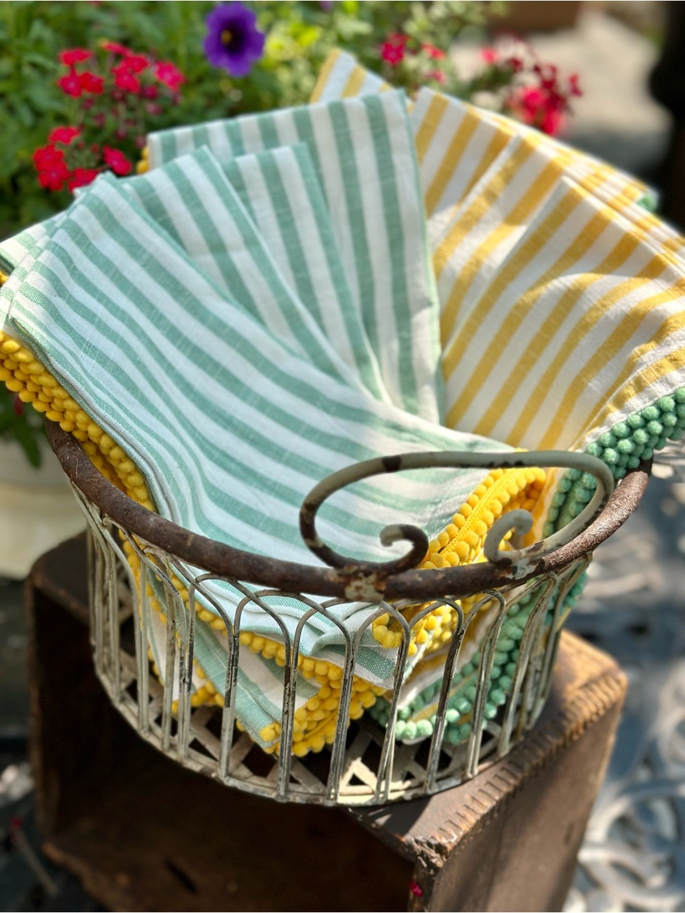 Set of 8 Cotton Striped 20 x 20 Cotton Napkins Green Yellow Pom Pom Trim